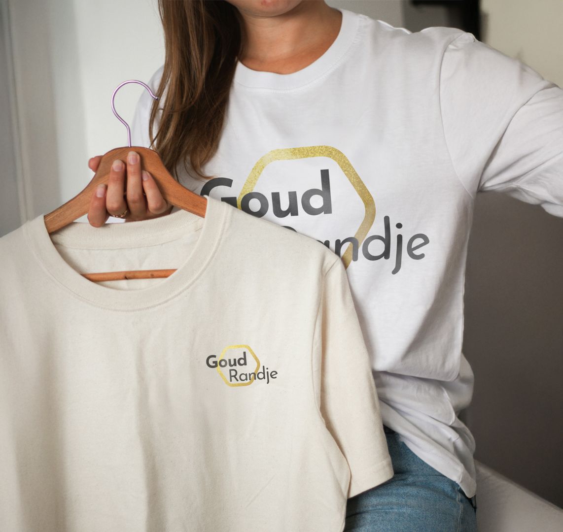 goudrandje logo shirt